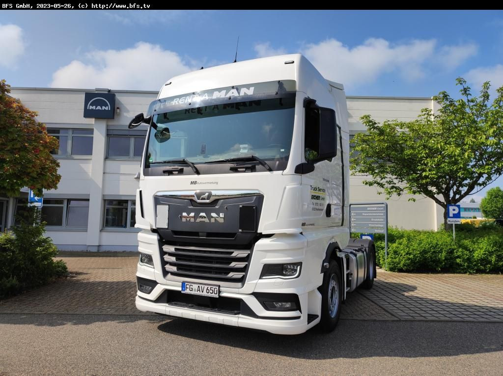MAN TGX (TG3) 18.470 4x2 BL SA Standard Sattelzugmas - Nyergesvontató: 1 kép. MAN TGX (TG3) 18.470 4x2 BL SA Standard Sattelzugmas - Nyergesvontató: 1 kép.