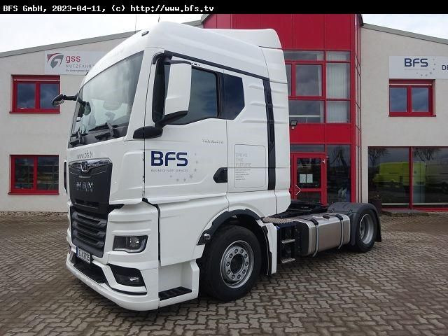 MAN TGX (TG3) 18.470 4x2 LL SA Ultra mit Hubsattelku - Nyergesvontató: 2 kép. MAN TGX (TG3) 18.470 4x2 LL SA Ultra mit Hubsattelku - Nyergesvontató: 2 kép.