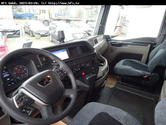 MAN TGX (TG3) 18.510 4x2 BL SA Standard - Nyergesvontató: 2 kép. MAN TGX (TG3) 18.510 4x2 BL SA Standard - Nyergesvontató: 2 kép.