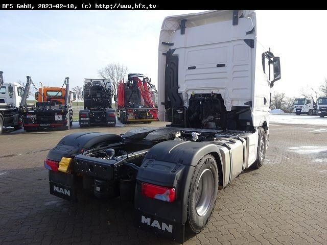 MAN TGX (TG3) 18.510 4x2 BL SA Standard - Nyergesvontató: 3 kép. MAN TGX (TG3) 18.510 4x2 BL SA Standard - Nyergesvontató: 3 kép.