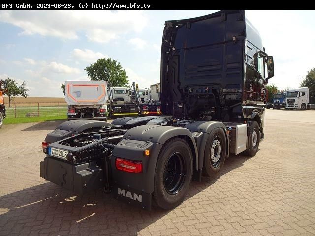 MAN TGX (TG3) 26.510 6x2/4 BL SA Vorlaufachse - Nyergesvontató: 4 kép. MAN TGX (TG3) 26.510 6x2/4 BL SA Vorlaufachse - Nyergesvontató: 4 kép.