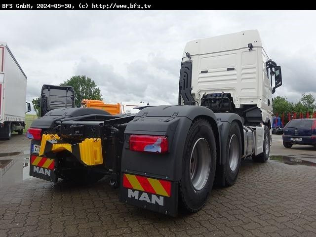MAN TGX (TG3) 33.520 6x4 BL SA Kipphydraulik 6x4, 70 - Nyergesvontató: 3 kép. MAN TGX (TG3) 33.520 6x4 BL SA Kipphydraulik 6x4, 70 - Nyergesvontató: 3 kép.