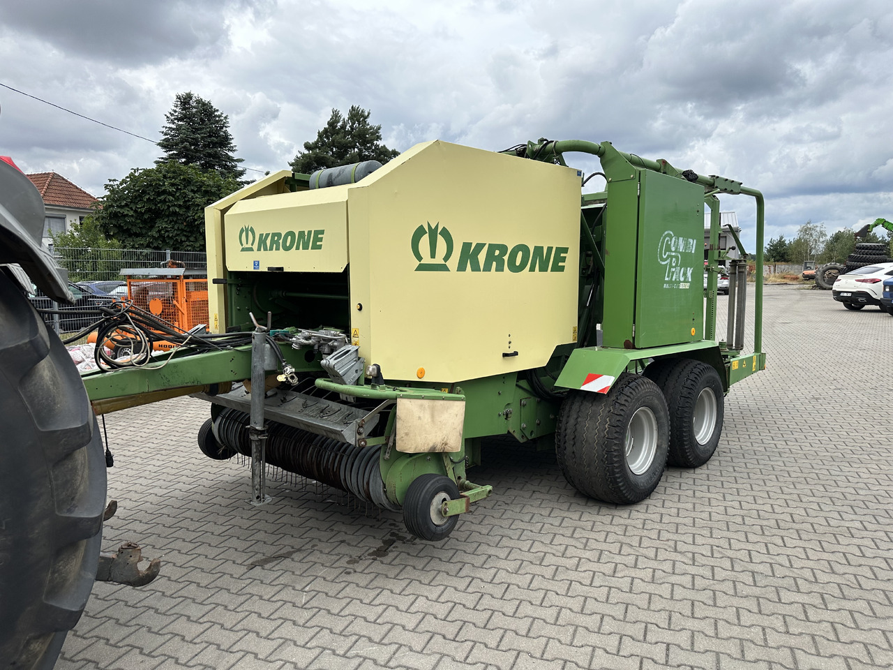 Krone COMBI PACK 1500 V MC - Bálázó: 4 kép. Krone COMBI PACK 1500 V MC - Bálázó: 4 kép.