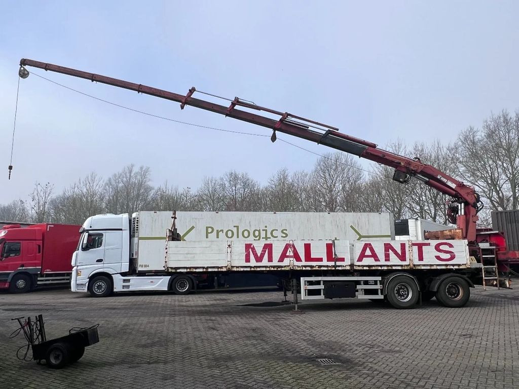 ATM 2 AS + HIAB 300-4 + WINCH - Platós félpótkocsi: 2 kép. ATM 2 AS + HIAB 300-4 + WINCH - Platós félpótkocsi: 2 kép.