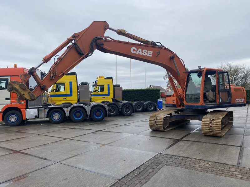 Case CX210B 14589 HOURS - Lánctalpas kotró: 2 kép. Case CX210B 14589 HOURS - Lánctalpas kotró: 2 kép.