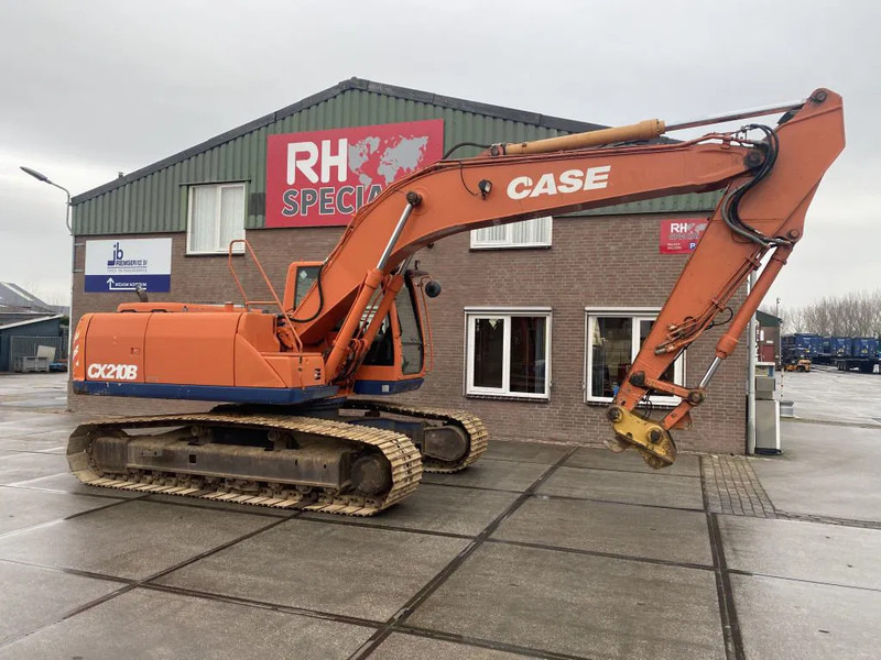 Case CX210B 14589 HOURS - Lánctalpas kotró: 1 kép. Case CX210B 14589 HOURS - Lánctalpas kotró: 1 kép.