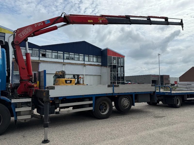 DAF CF 85.380 6X2 + FASSI F190A.24 + REMOTE + WINCH - Platós teherautó, Darus autó: 2 kép. DAF CF 85.380 6X2 + FASSI F190A.24 + REMOTE + WINCH - Platós teherautó, Darus autó: 2 kép.