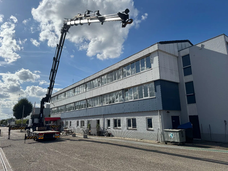 DAF CF 85.410 8X2 EURO 5 PALFINGER PK60002 + FLY JIB + REMOTE + TWISTLOCKS - Platós teherautó, Darus autó: 2 kép. DAF CF 85.410 8X2 EURO 5 PALFINGER PK60002 + FLY JIB + REMOTE + TWISTLOCKS - Platós teherautó, Darus autó: 2 kép.