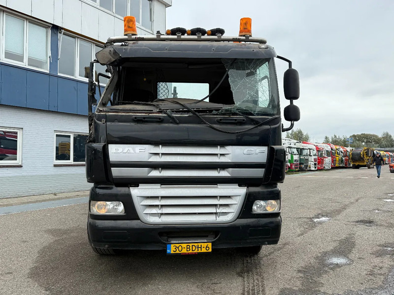 DAF CF 85.460 8X4 EURO 5 - FULL STEEL SUSP. - MANUAL GEAR - BIG AXLES + VDL HOOKLIFT - Horgos rakodó teherautó: 2 kép. DAF CF 85.460 8X4 EURO 5 - FULL STEEL SUSP. - MANUAL GEAR - BIG AXLES + VDL HOOKLIFT - Horgos rakodó teherautó: 2 kép.