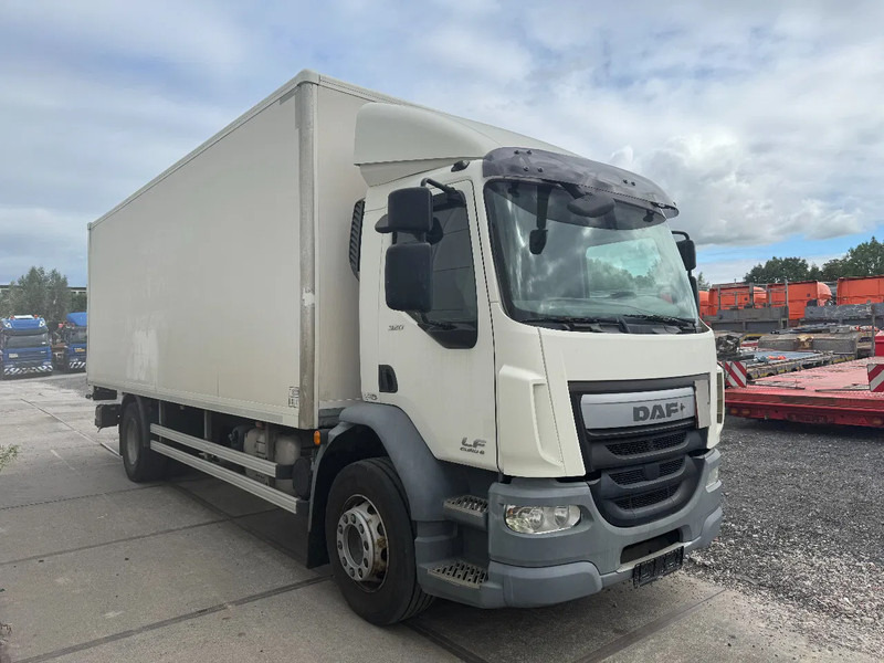 DAF LF 320 4X2 EURO 6 DHOLLANDIA LIFT BOX - Dobozos felépítményű teherautó: 3 kép. DAF LF 320 4X2 EURO 6 DHOLLANDIA LIFT BOX - Dobozos felépítményű teherautó: 3 kép.