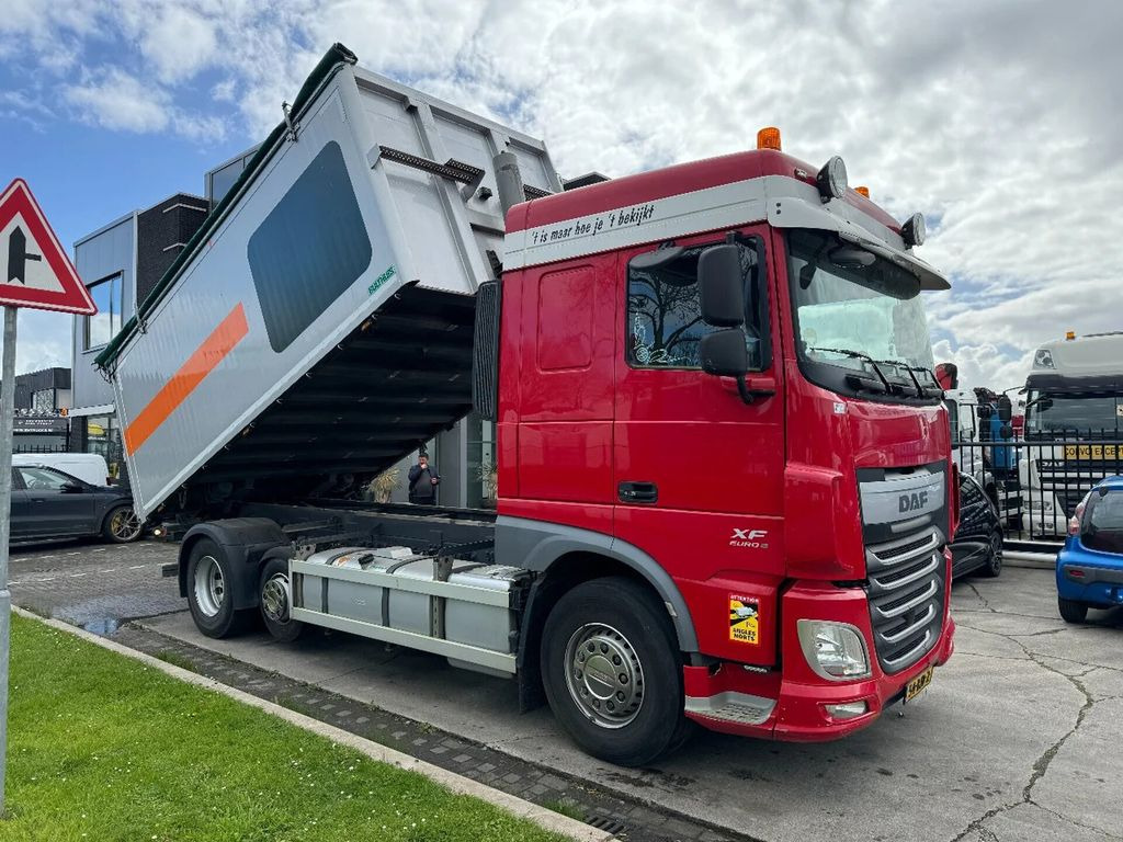 DAF XF 460 6X2 EURO 6 + TIPPER - Billenőplatós teherautó: 2 kép. DAF XF 460 6X2 EURO 6 + TIPPER - Billenőplatós teherautó: 2 kép.