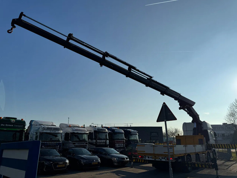 DAF XF 460 8X2 - EURO 6 + HIAB 855 EP-6 + REMOTE + STEERING AXLE - Darus autó: 3 kép. DAF XF 460 8X2 - EURO 6 + HIAB 855 EP-6 + REMOTE + STEERING AXLE - Darus autó: 3 kép.