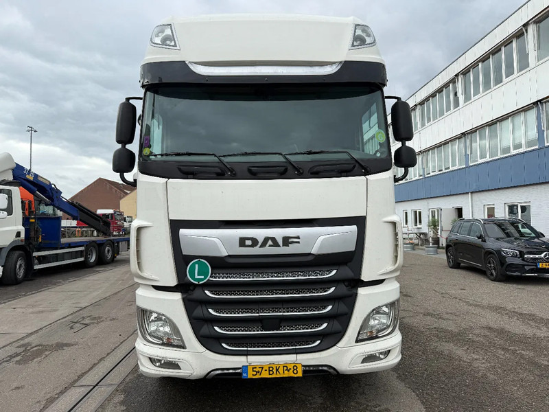 DAF XF 480 6X2 + 2 AXLE HANGER + TRS COOLING + DHOLLANDIA LIFT (2x) - Hűtős teherautó: 2 kép. DAF XF 480 6X2 + 2 AXLE HANGER + TRS COOLING + DHOLLANDIA LIFT (2x) - Hűtős teherautó: 2 kép.