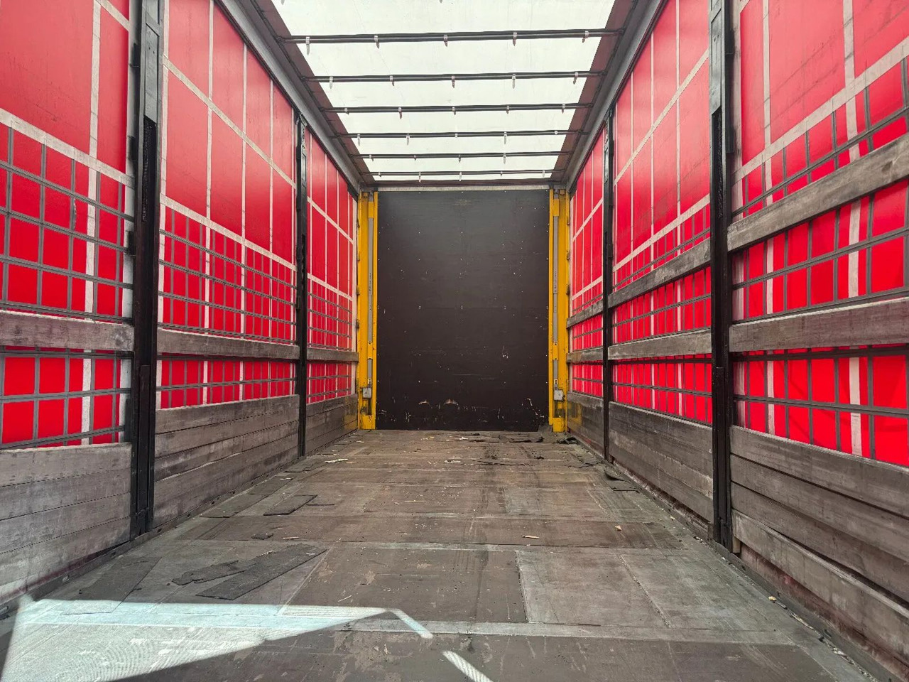 DAF XF 480 6X2 JUMBO + WECON HANGER SLIDING ROOF + T - Ponyvás teherautó: 5 kép. DAF XF 480 6X2 JUMBO + WECON HANGER SLIDING ROOF + T - Ponyvás teherautó: 5 kép.
