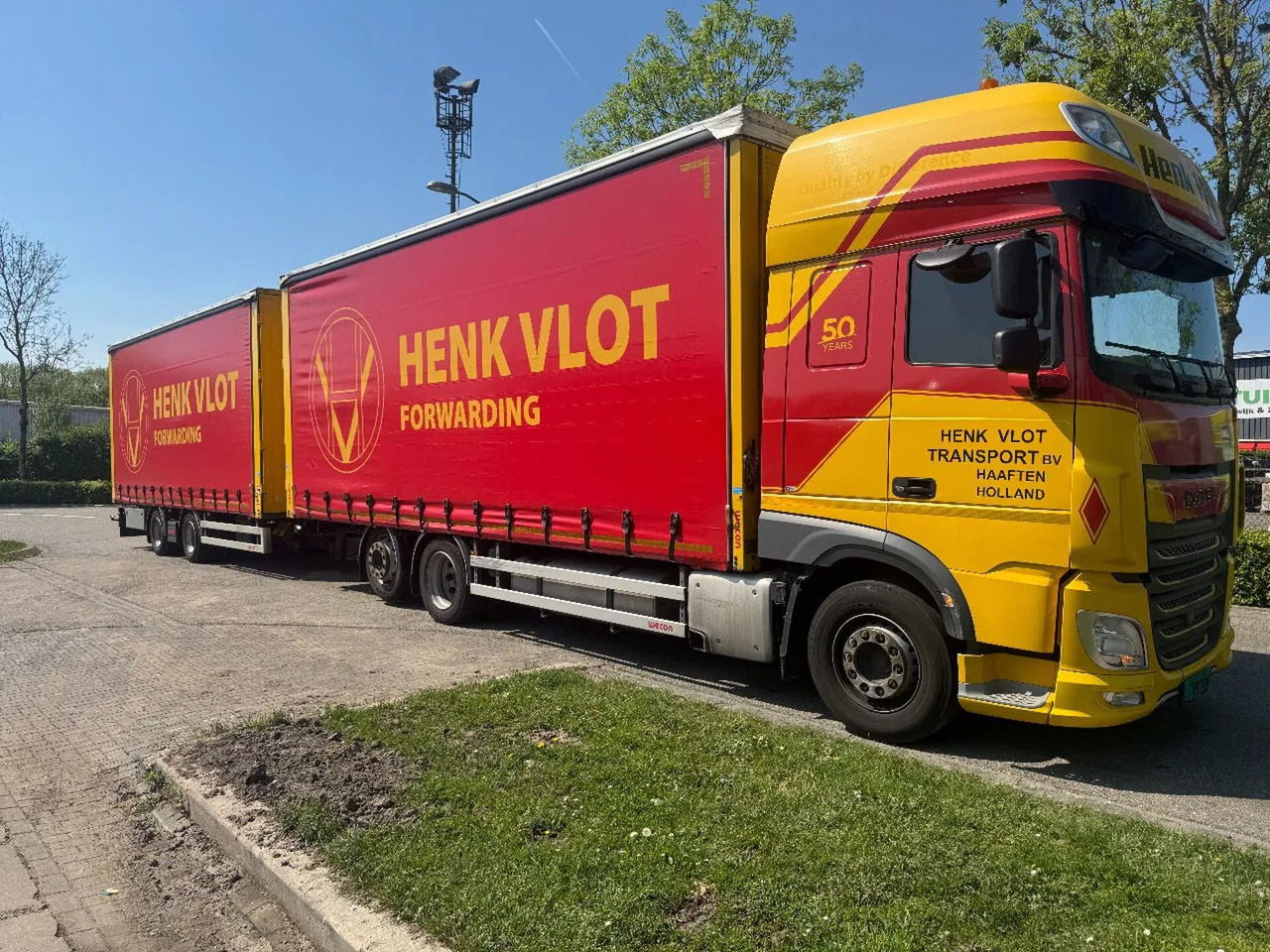 DAF XF 480 6X2 JUMBO + WECON HANGER SLIDING ROOF + T - Ponyvás teherautó: 1 kép. DAF XF 480 6X2 JUMBO + WECON HANGER SLIDING ROOF + T - Ponyvás teherautó: 1 kép.