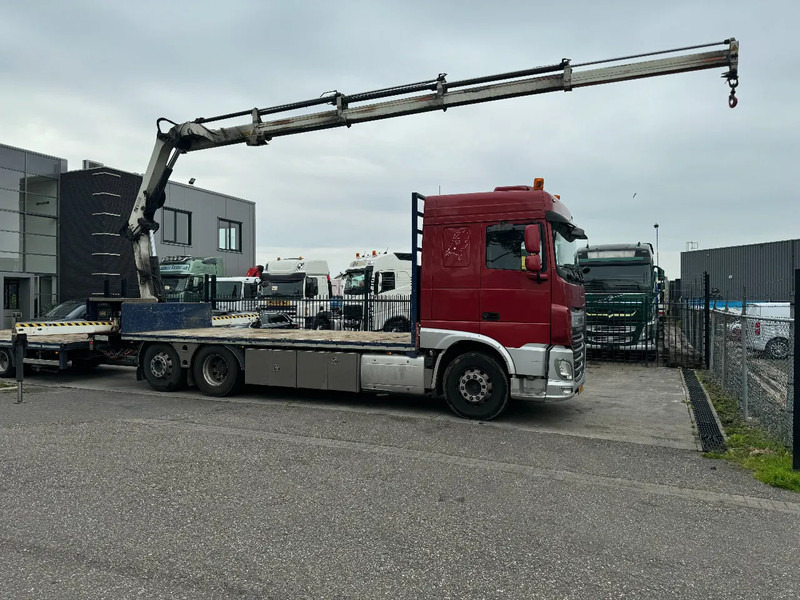 DAF XF 510 6X2 EURO 6 + HIAB 166 HI PRO + REMOTE CONTROL - Platós teherautó, Darus autó: 3 kép. DAF XF 510 6X2 EURO 6 + HIAB 166 HI PRO + REMOTE CONTROL - Platós teherautó, Darus autó: 3 kép.