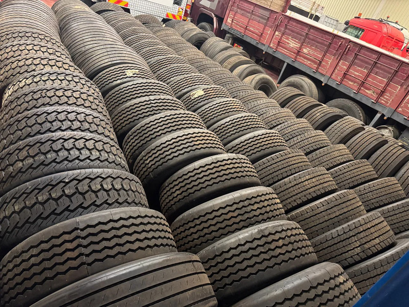 Diversen COVERBANDEN *315/60R22.5 / 385/55R22.5 / 385/65R22.5 TYRES - Gumiabroncs - Teherautó: 1 kép. Diversen COVERBANDEN *315/60R22.5 / 385/55R22.5 / 385/65R22.5 TYRES - Gumiabroncs - Teherautó: 1 kép.