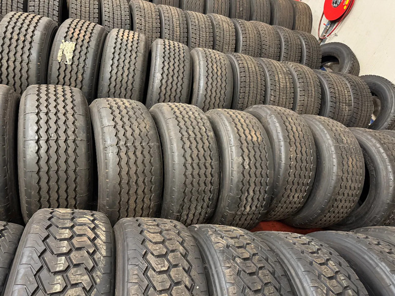 Diversen COVERBANDEN *315/60R22.5 / 385/55R22.5 / 385/65R22.5 TYRES - Gumiabroncs - Teherautó: 5 kép. Diversen COVERBANDEN *315/60R22.5 / 385/55R22.5 / 385/65R22.5 TYRES - Gumiabroncs - Teherautó: 5 kép.