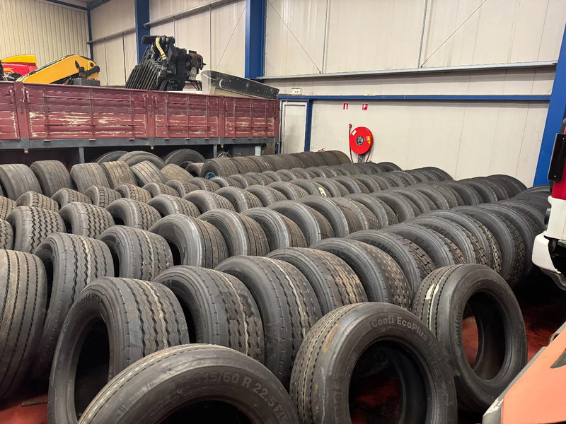 Diversen COVERBANDEN *315/60R22.5 / 385/55R22.5 / 385/65R22.5 TYRES - Gumiabroncs - Teherautó: 2 kép. Diversen COVERBANDEN *315/60R22.5 / 385/55R22.5 / 385/65R22.5 TYRES - Gumiabroncs - Teherautó: 2 kép.