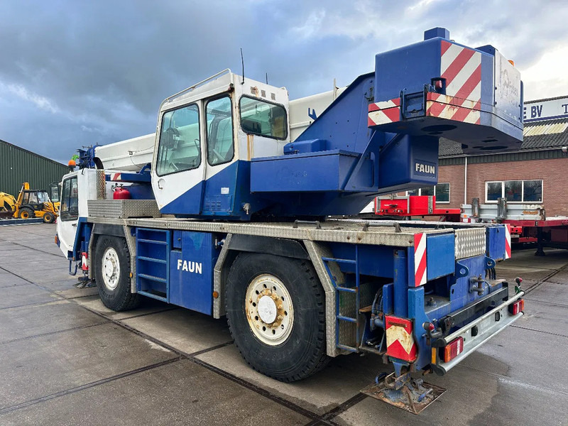 Terepjáró autódaru Faun ATF 30-2l 4X4: 7 kép. Terepjáró autódaru Faun ATF 30-2l 4X4: 7 kép.