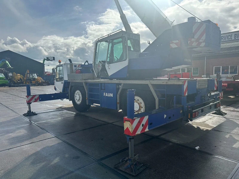 Terepjáró autódaru Faun ATF 30-2l 4X4: 9 kép. Terepjáró autódaru Faun ATF 30-2l 4X4: 9 kép.