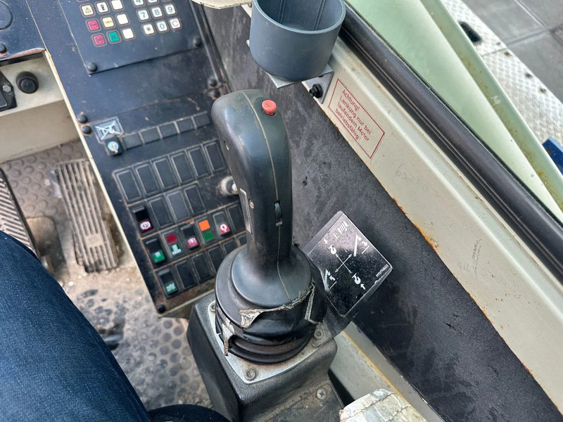 Terepjáró autódaru Faun ATF 30-2l 4X4: 12 kép. Terepjáró autódaru Faun ATF 30-2l 4X4: 12 kép.