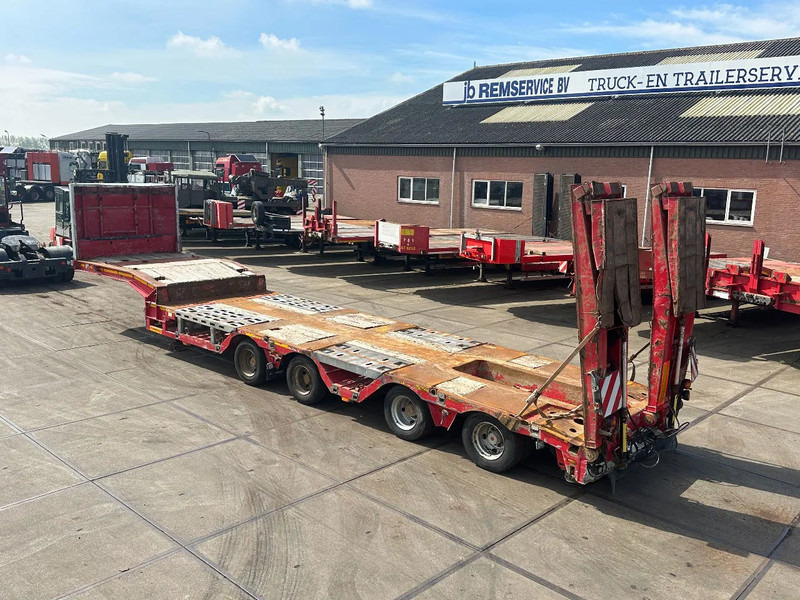 Faymonville F-S44-1AAA 4 AXLE, 2 STEERING AXLE, 7.9 METER EXTENADABLE DOUBLE RAMPS - Félpótkocsi mélybölcsős: 2 kép. Faymonville F-S44-1AAA 4 AXLE, 2 STEERING AXLE, 7.9 METER EXTENADABLE DOUBLE RAMPS - Félpótkocsi mélybölcsős: 2 kép.