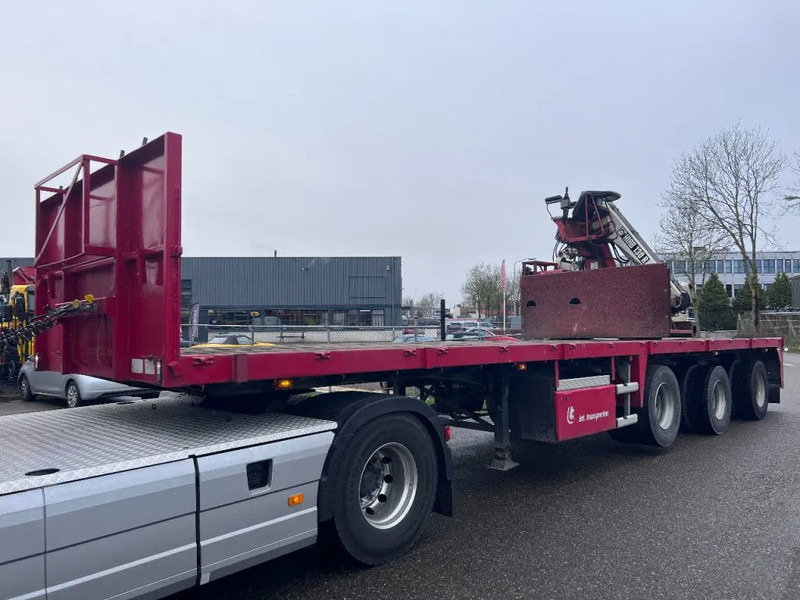 Floor HIAB ROLLER 130R - Platós félpótkocsi: 5 kép. Floor HIAB ROLLER 130R - Platós félpótkocsi: 5 kép.
