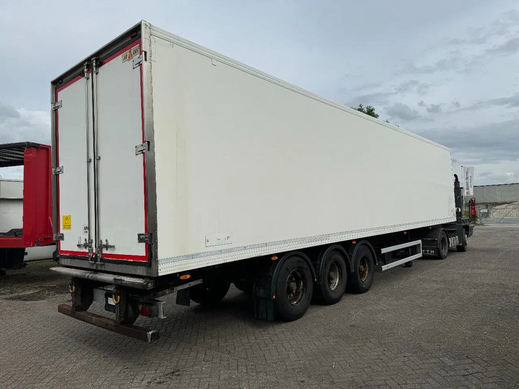 Gray & Adams 12 X THERMO KING SLX 200 -13,4X2,5X - Félpótkocsi hűtős: 5 kép. Gray & Adams 12 X THERMO KING SLX 200 -13,4X2,5X - Félpótkocsi hűtős: 5 kép.