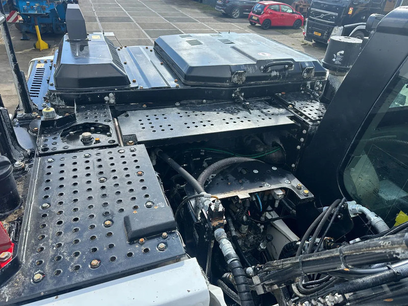 Lánctalpas kotró Hidromek HMK 230 LC-4, CE, 600 MM PADS, AUX PIPING, REVERSE CAMERA , AUTO LUB AC: 18 kép.