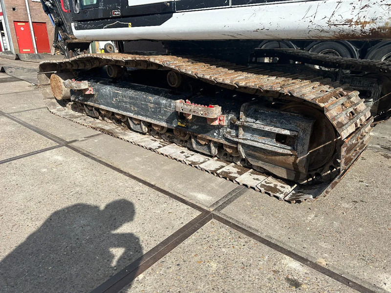 Lánctalpas kotró Hidromek HMK 230 LC-4, CE, 600 MM PADS, AUX PIPING, REVERSE CAMERA , AUTO LUB AC: 9 kép.