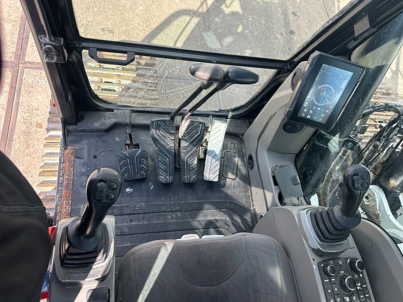 Lánctalpas kotró Hidromek HMK 230 LC-4, CE, 600 MM PADS, AUX PIPING, REVERSE CAMERA , AUTO LUB AC: 17 kép.