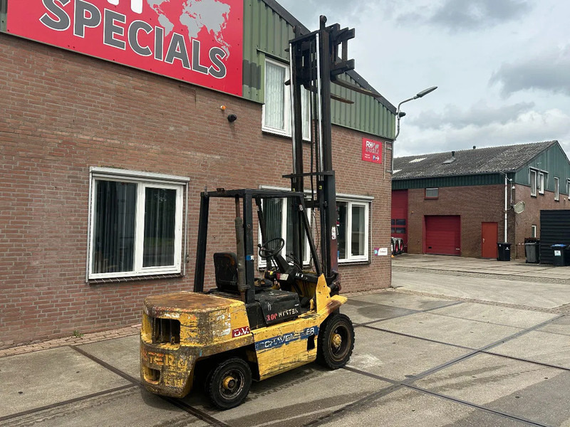 Hyster H3 OOXL 3 TON - Villás targonca: 4 kép. Hyster H3 OOXL 3 TON - Villás targonca: 4 kép.