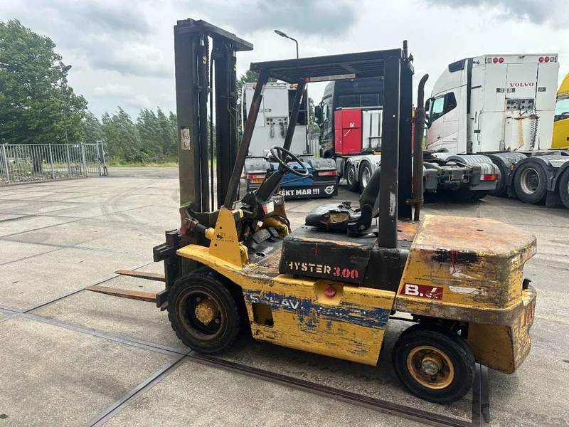 Hyster H3 OOXL 3 TON - Villás targonca: 2 kép. Hyster H3 OOXL 3 TON - Villás targonca: 2 kép.