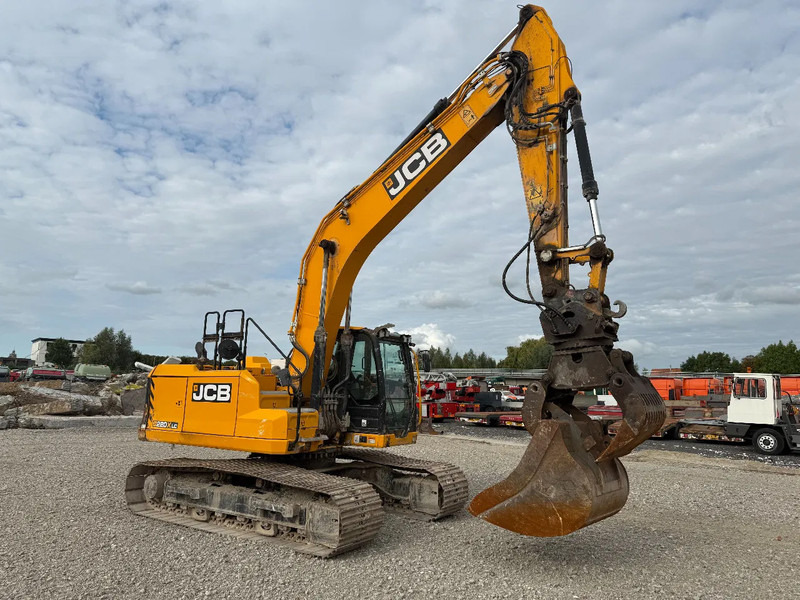 JCB 220 XL 4F WITH BUCKET, SORTING GRAB WITH ROTATOR + €5000,- - Lánctalpas kotró: 3 kép. JCB 220 XL 4F WITH BUCKET, SORTING GRAB WITH ROTATOR + €5000,- - Lánctalpas kotró: 3 kép.