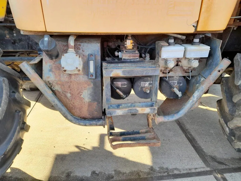 Traktor JCB HMV 155T-65 HMV 155T-65 FASTRAC 4X4: 10 kép. Traktor JCB HMV 155T-65 HMV 155T-65 FASTRAC 4X4: 10 kép.