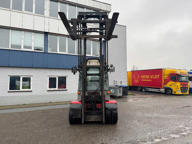 Kalmar DCE 80-9 8000 KG 2 STAGE MAST SIDE SHIFT DIESEL - Dízel targonca: 2 kép. Kalmar DCE 80-9 8000 KG 2 STAGE MAST SIDE SHIFT DIESEL - Dízel targonca: 2 kép.