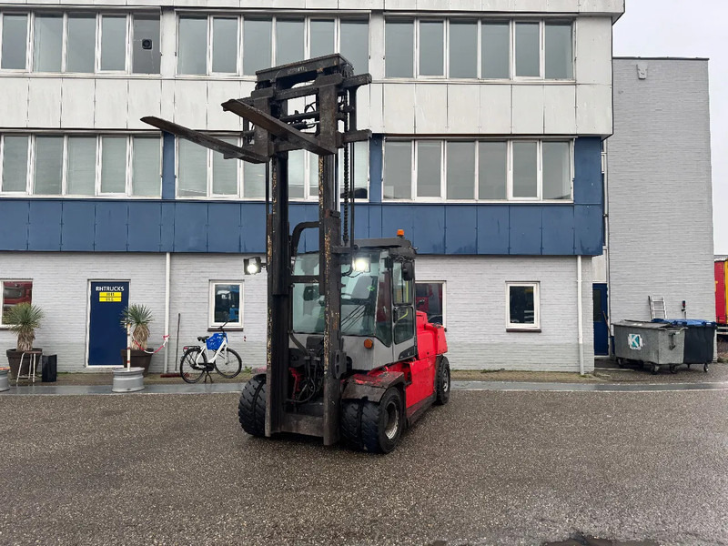 Kalmar DCF 80-9 8000 KG 2 STAGE MAST FORK POSITIONER DIESEL - Dízel targonca: 2 kép. Kalmar DCF 80-9 8000 KG 2 STAGE MAST FORK POSITIONER DIESEL - Dízel targonca: 2 kép.