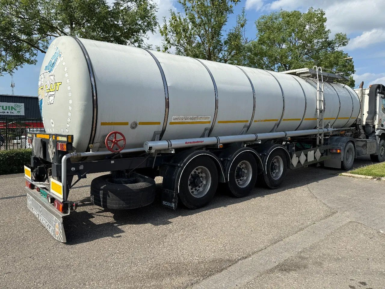 Kässbohrer BITUM - 32000 LITER - 1 COMP. - Tartályos félpótkocsi: 3 kép. Kässbohrer BITUM - 32000 LITER - 1 COMP. - Tartályos félpótkocsi: 3 kép.