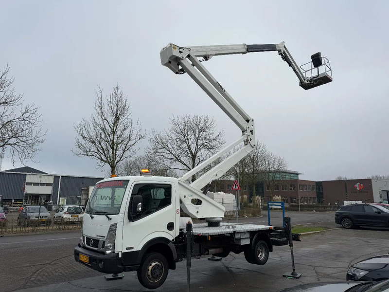 Nissan Cabstar 35.12 + ISOLI 21 METER AERIAL PLATFORM - Kisteherautó: 1 kép. Nissan Cabstar 35.12 + ISOLI 21 METER AERIAL PLATFORM - Kisteherautó: 1 kép.