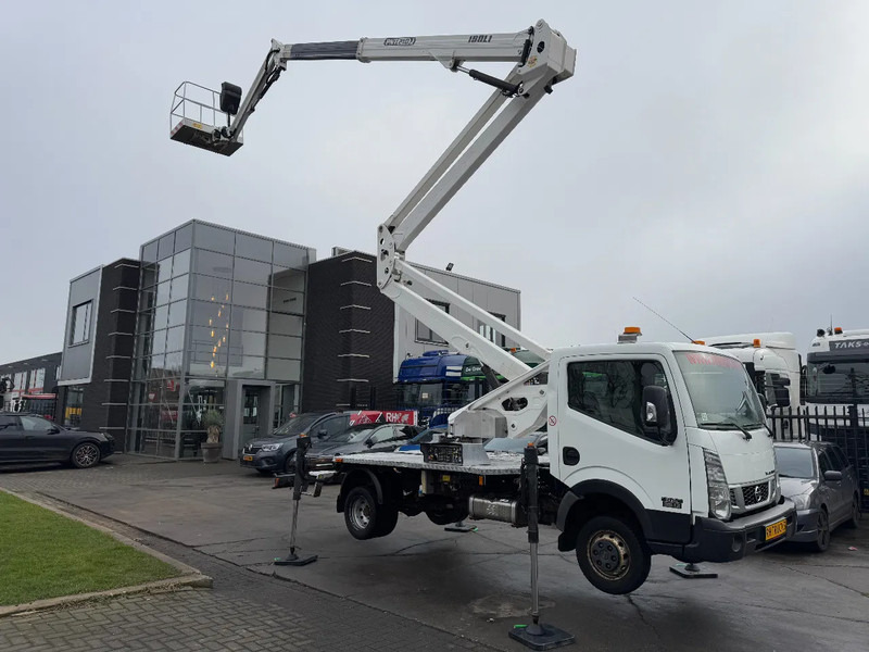 Nissan Cabstar 35.12 + ISOLI 21 METER AERIAL PLATFORM - Kisteherautó: 3 kép. Nissan Cabstar 35.12 + ISOLI 21 METER AERIAL PLATFORM - Kisteherautó: 3 kép.