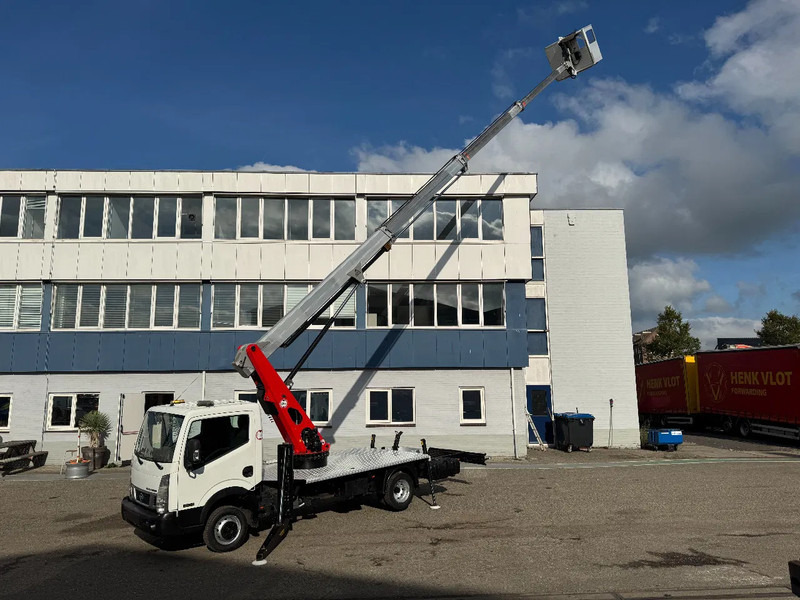 Nissan Cabstar PALFINGER HOOGWERKER 20 METER 35.14 - Kisteherautó: 1 kép. Nissan Cabstar PALFINGER HOOGWERKER 20 METER 35.14 - Kisteherautó: 1 kép.