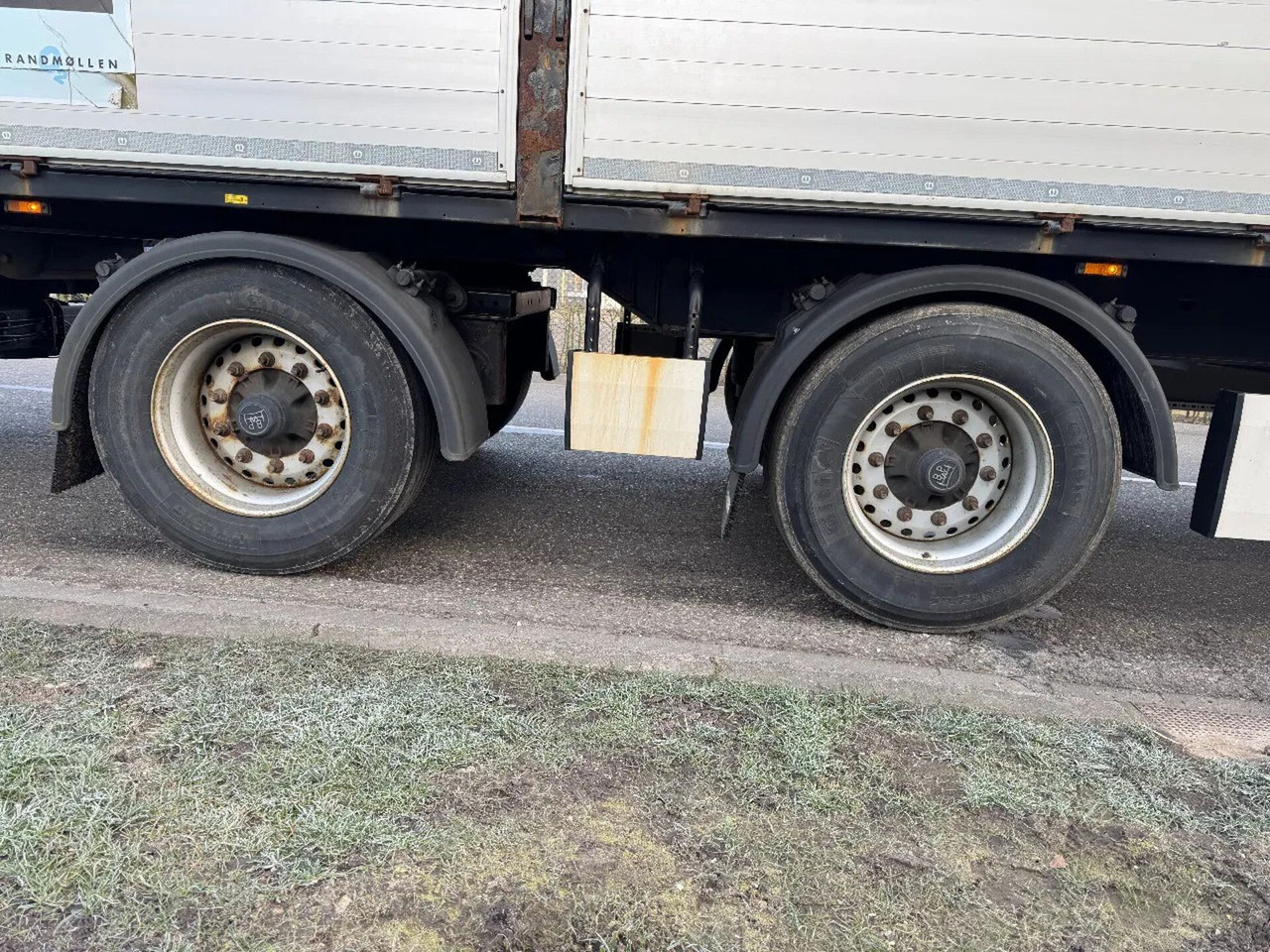 Krone SZ - 2 AXLE BPW + STEERING + ZEPRO Z 2500-150 MA - Platós félpótkocsi: 5 kép. Krone SZ - 2 AXLE BPW + STEERING + ZEPRO Z 2500-150 MA - Platós félpótkocsi: 5 kép.
