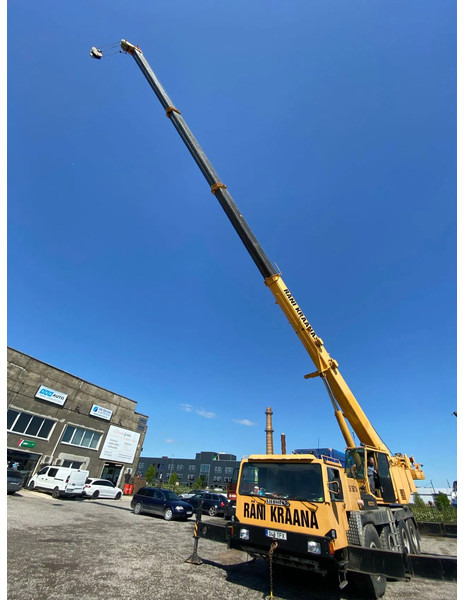 Liebherr LTM 1070 8X8 - Terepjáró autódaru: 2 kép. Liebherr LTM 1070 8X8 - Terepjáró autódaru: 2 kép.
