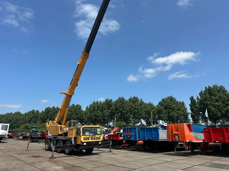 Liebherr LTM 1070 8X8 - Terepjáró autódaru: 1 kép. Liebherr LTM 1070 8X8 - Terepjáró autódaru: 1 kép.