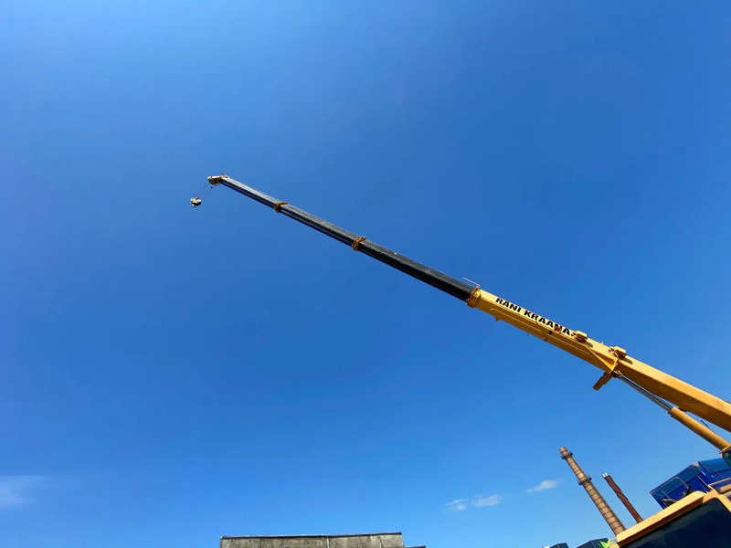 Liebherr LTM 1070 8X8 - Terepjáró autódaru: 3 kép. Liebherr LTM 1070 8X8 - Terepjáró autódaru: 3 kép.
