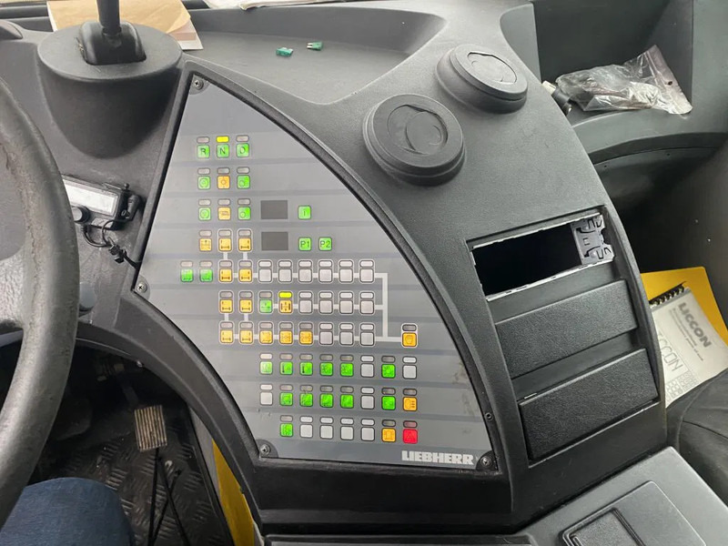 Terepjáró autódaru Liebherr LTM1030: 16 kép. Terepjáró autódaru Liebherr LTM1030: 16 kép.