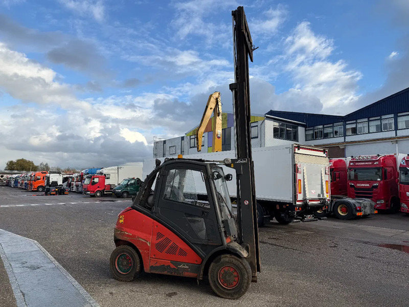 Linde H45T02 CE - Gázüzemű targonca: 3 kép. Linde H45T02 CE - Gázüzemű targonca: 3 kép.