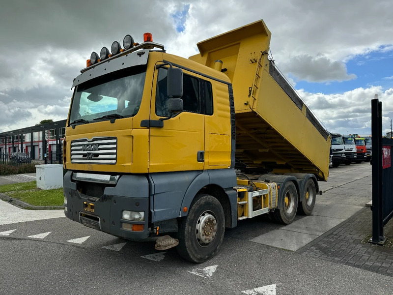 MAN TGA 26.530 6X4 MANUAL 3 PEDALS TIPPER KIPPER - Billenőplatós teherautó: 1 kép. MAN TGA 26.530 6X4 MANUAL 3 PEDALS TIPPER KIPPER - Billenőplatós teherautó: 1 kép.