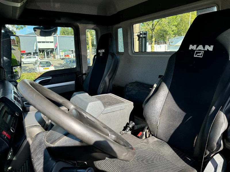 Billenőplatós teherautó, Darus autó MAN TGS 26.400 6X4 HIAB 166D + REMOTE CONTROL + 2 WAYS KIPPER TÜV TILL 07-2025: 19 kép.